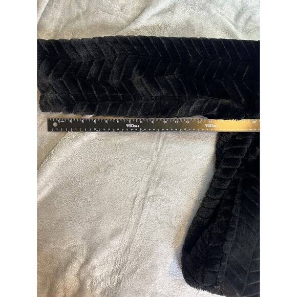 Jou Jou Black Faux Fur Jacket Size 1X Super Soft Mobwife Hook Closure - Picture 9 of 10